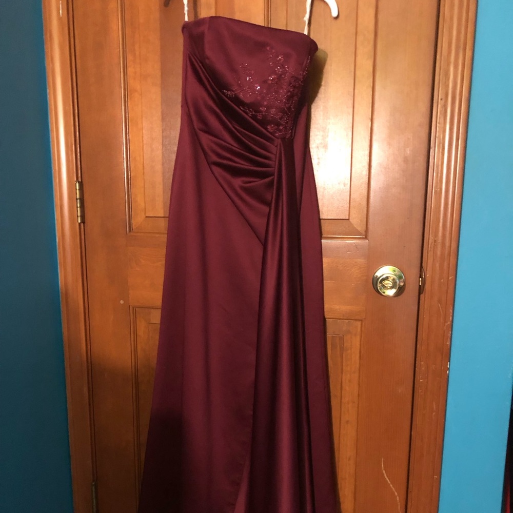 full length burgundy strapless prom dress